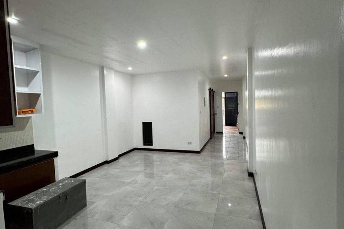 3 Bedroom Townhouse for Sale in Manila, Metro Manila near LRT-2 Pureza – photo 3