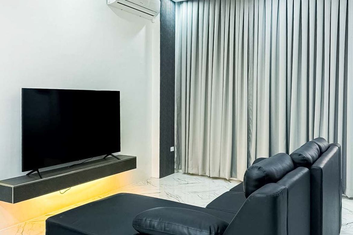 3 Bedroom Townhouse for Sale in Maribago, Lapu-Lapu, Cebu