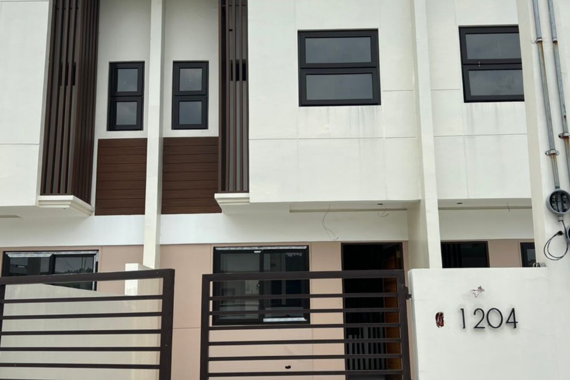 3 Bedroom Townhouse for Sale in Metrocity Communities North Estates, Barangay 164, Caloocan, Metro Manila