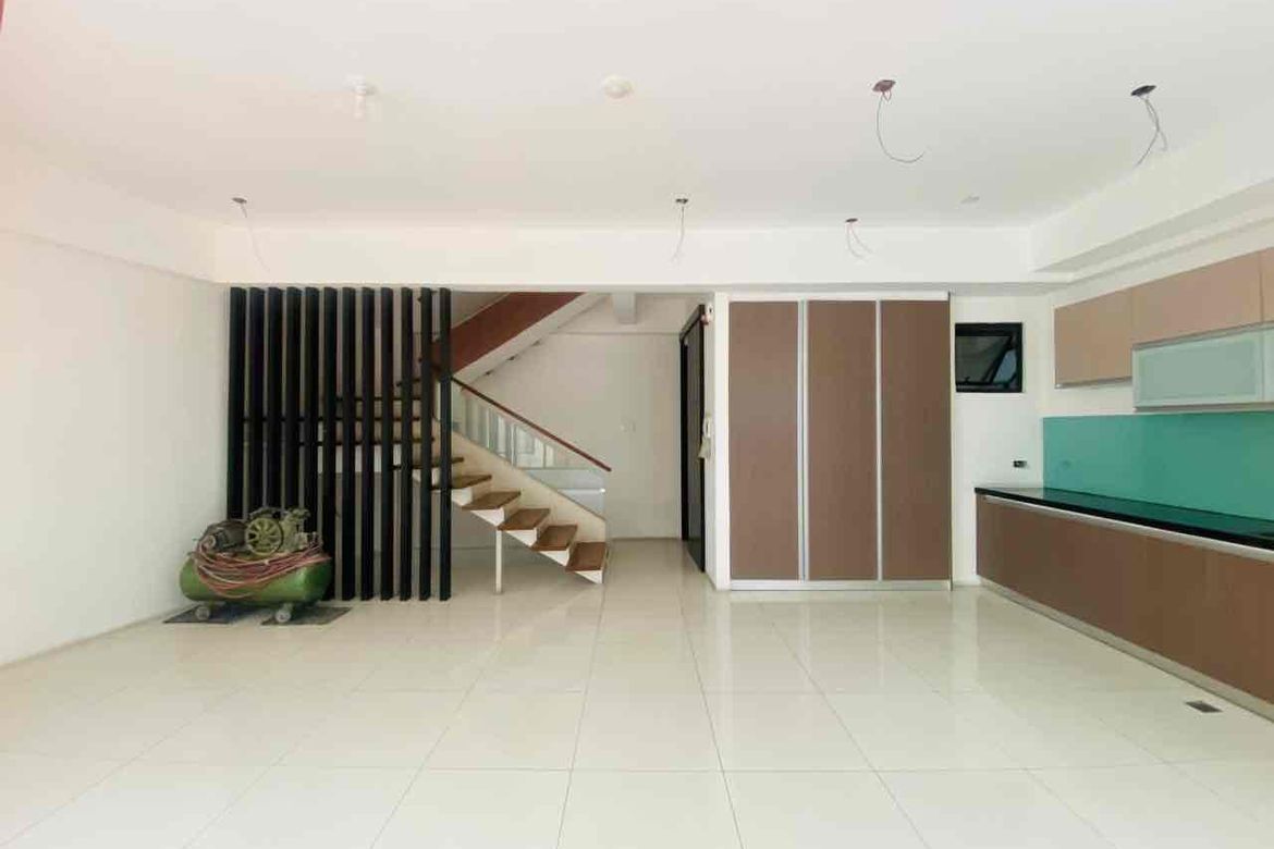 3 Bedroom Townhouse for Sale in Pasadeña, San Juan, Metro Manila near LRT-2 Gilmore