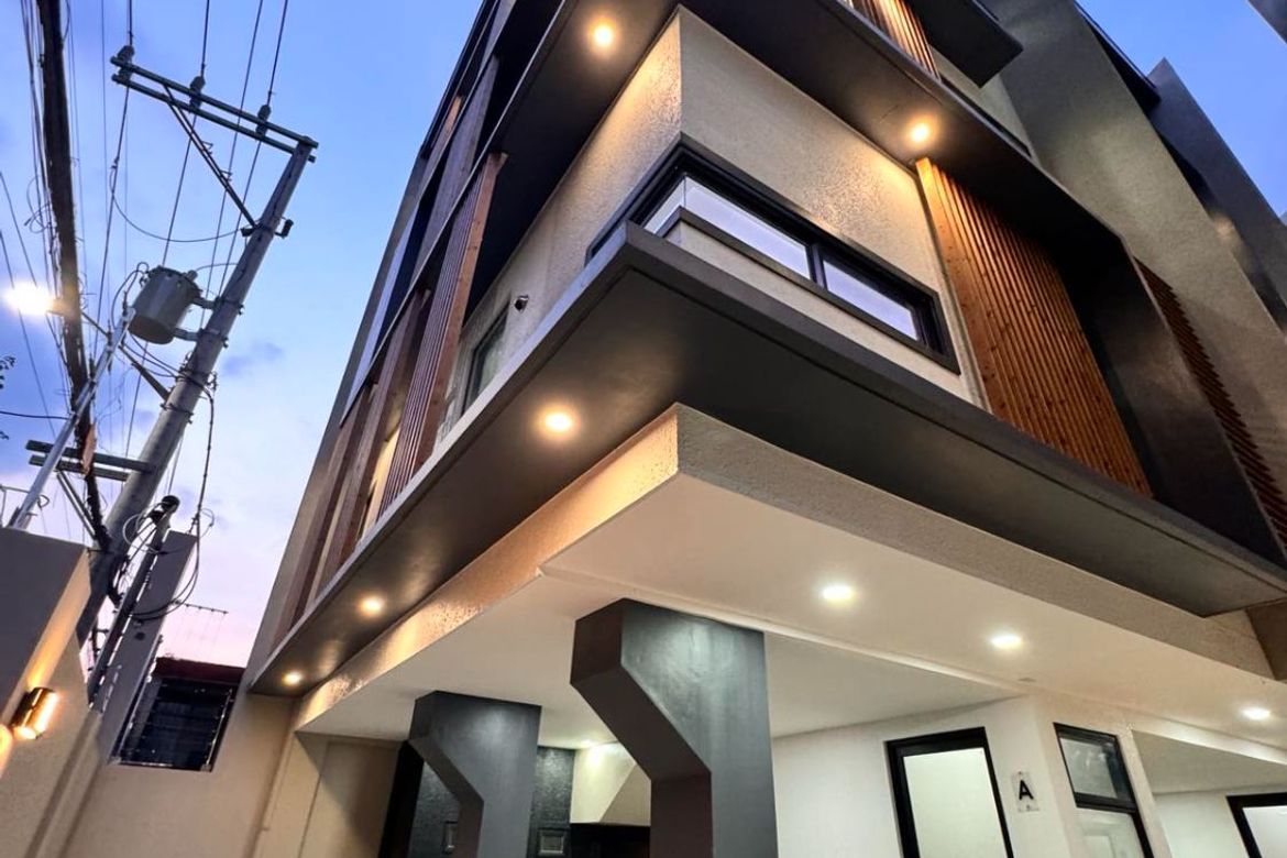 3 Bedroom Townhouse for Sale in Pasadeña, San Juan, Metro Manila near LRT-2 Gilmore