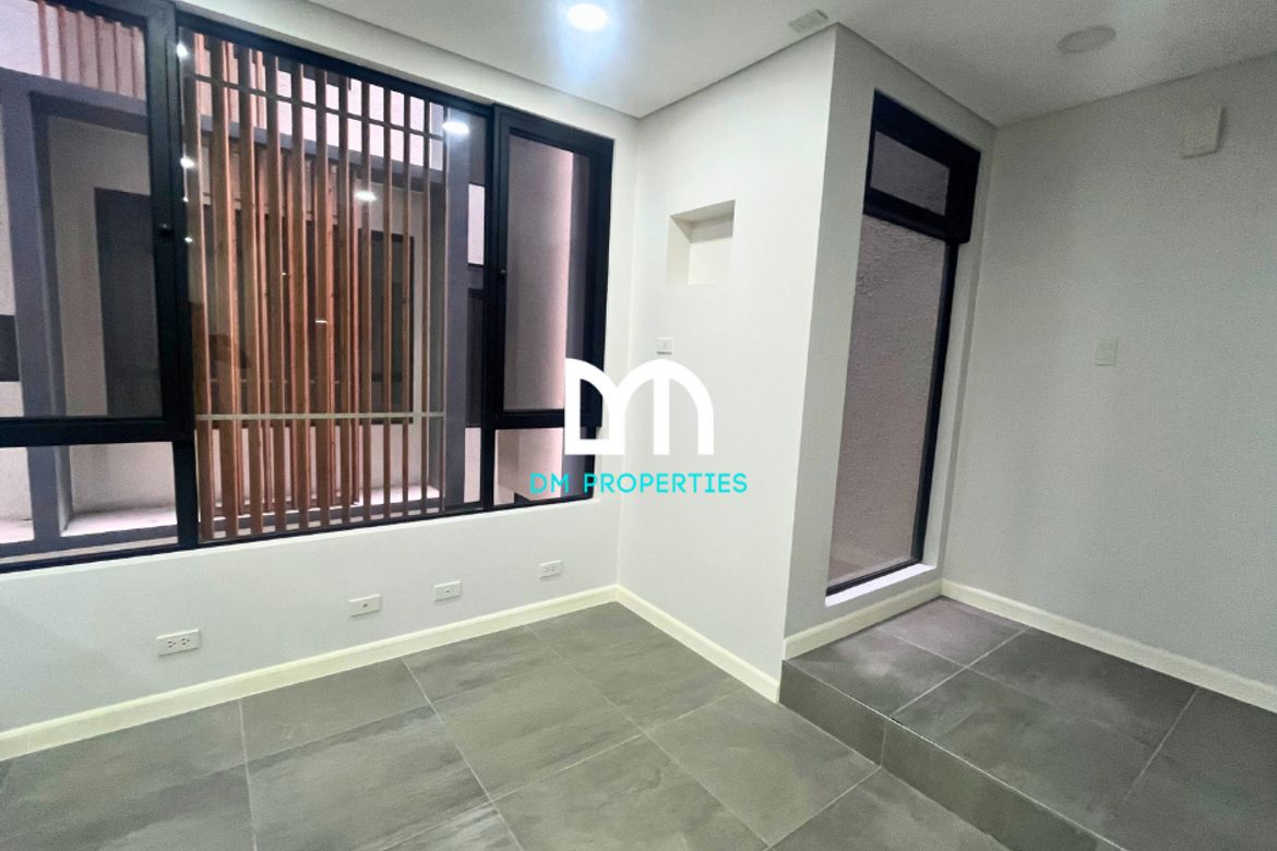 3 Bedroom Townhouse for Sale in Pasadeña, San Juan, Metro Manila near LRT-2 Gilmore