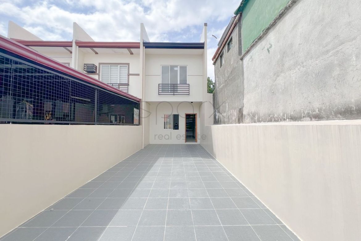 3 Bedroom Townhouse for Sale in Pilar, Las Piñas, Metro Manila