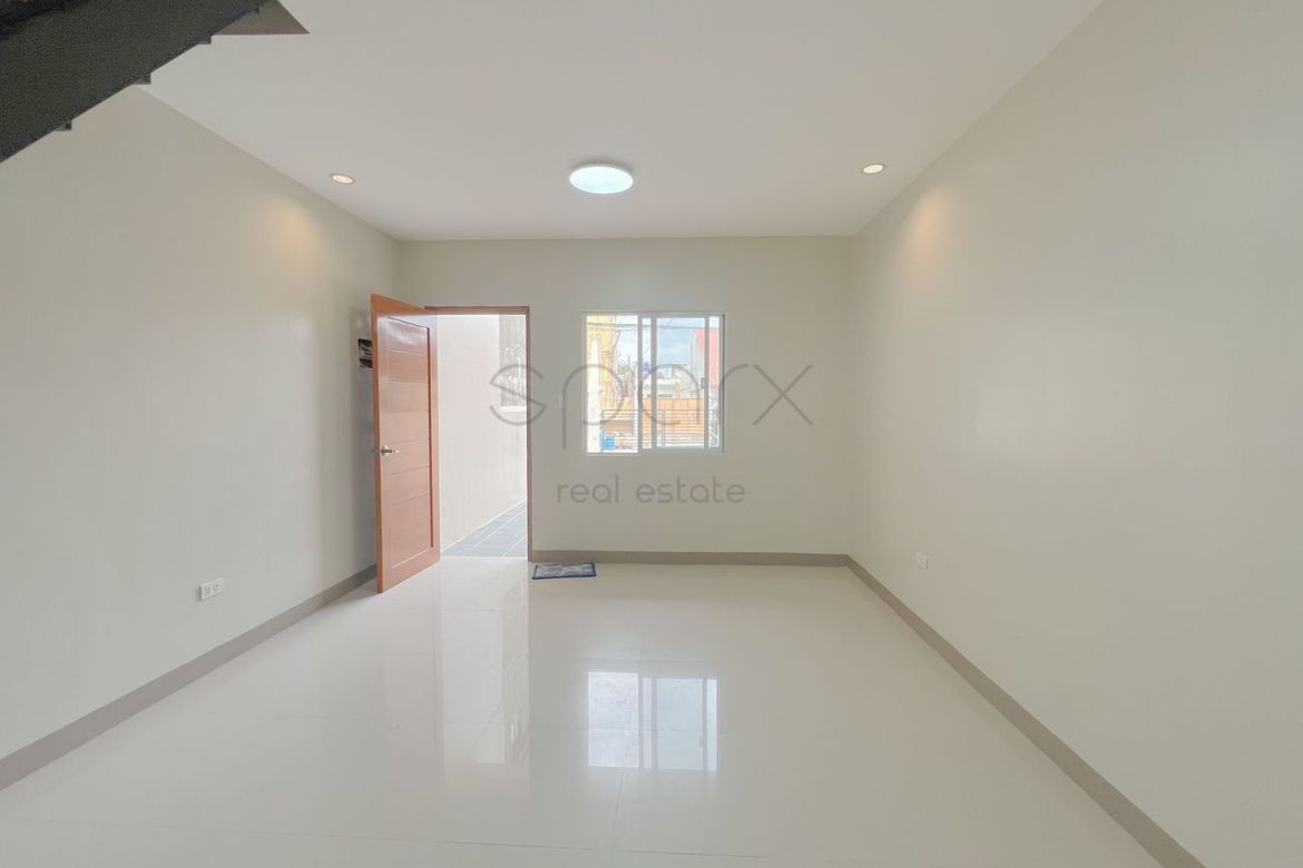 3 Bedroom Townhouse for Sale in Pilar, Las Piñas, Metro Manila – photo 5