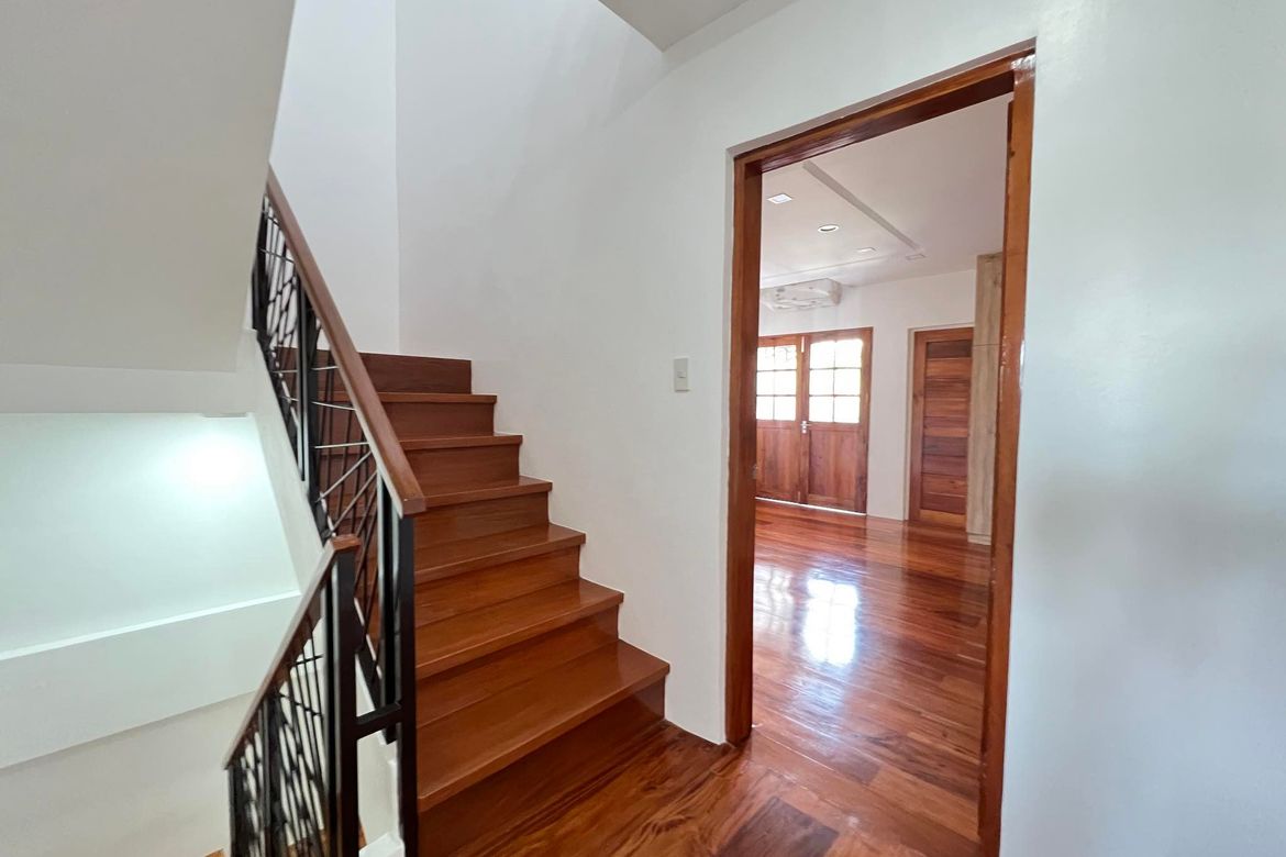 3 Bedroom Townhouse for Sale in Pinyahan, Quezon City, Metro Manila near MRT-3 Kamuning – photo 2
