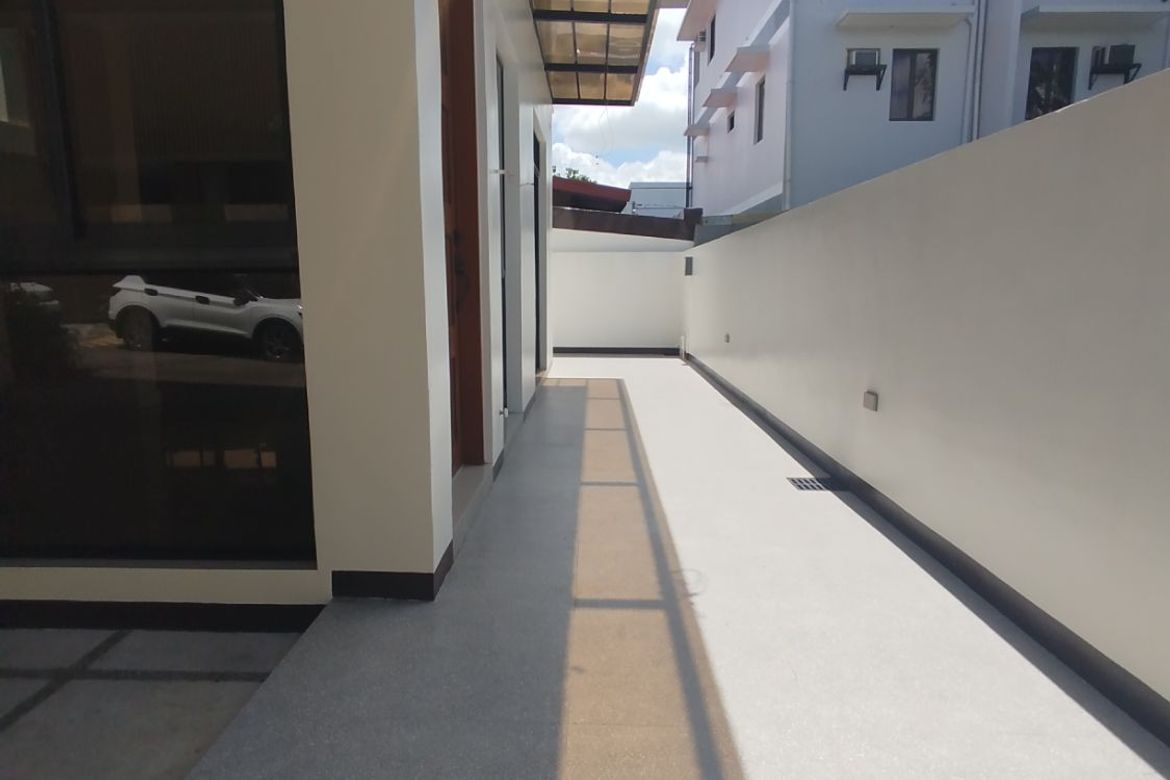 3 Bedroom Townhouse for Sale in Poblacion, Muntinlupa, Metro Manila – photo 3