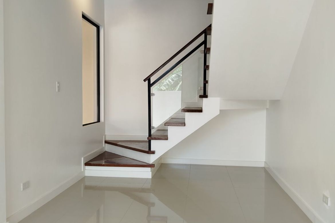 3 Bedroom Townhouse for Sale in Poblacion, Muntinlupa, Metro Manila – photo 6