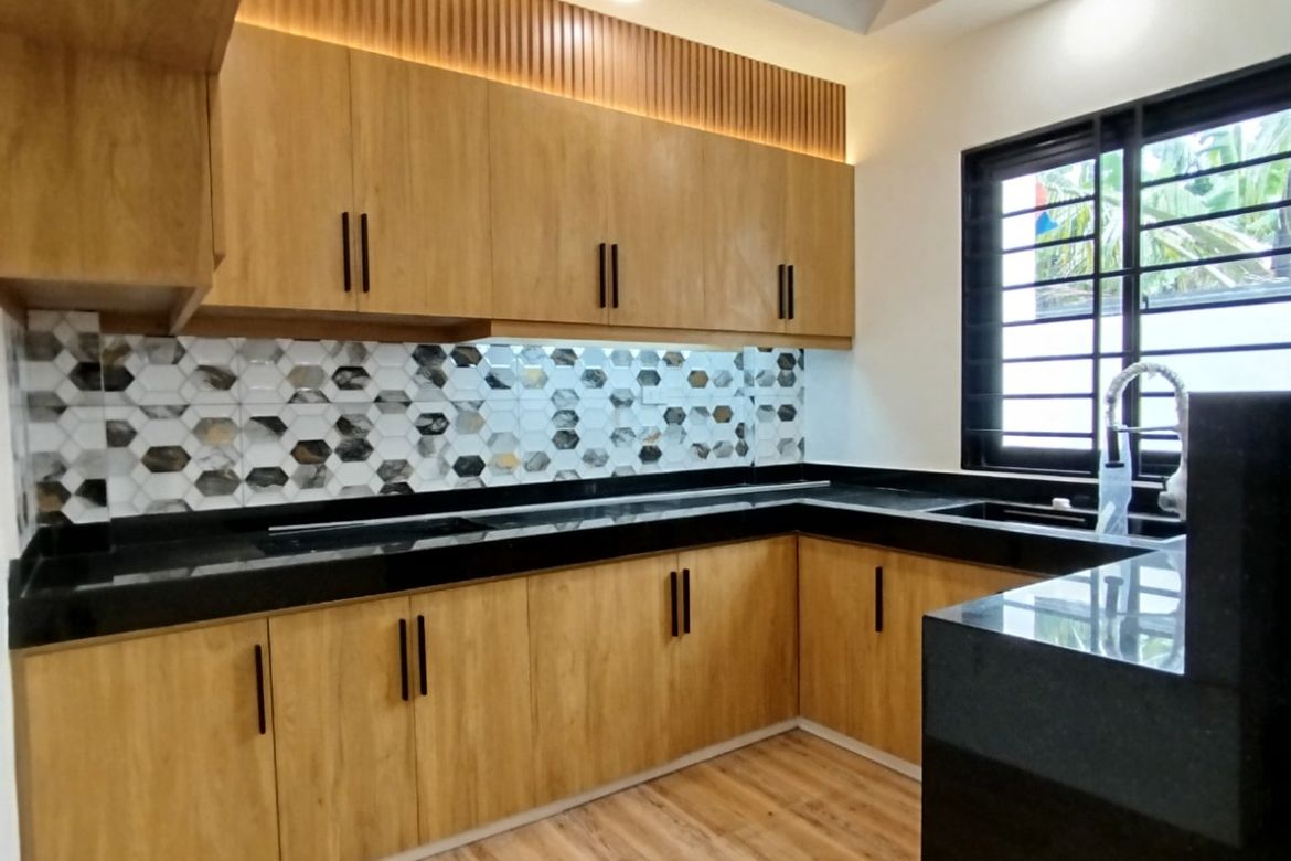 3 Bedroom Townhouse for Sale in Poblacion, Muntinlupa, Metro Manila – photo 8