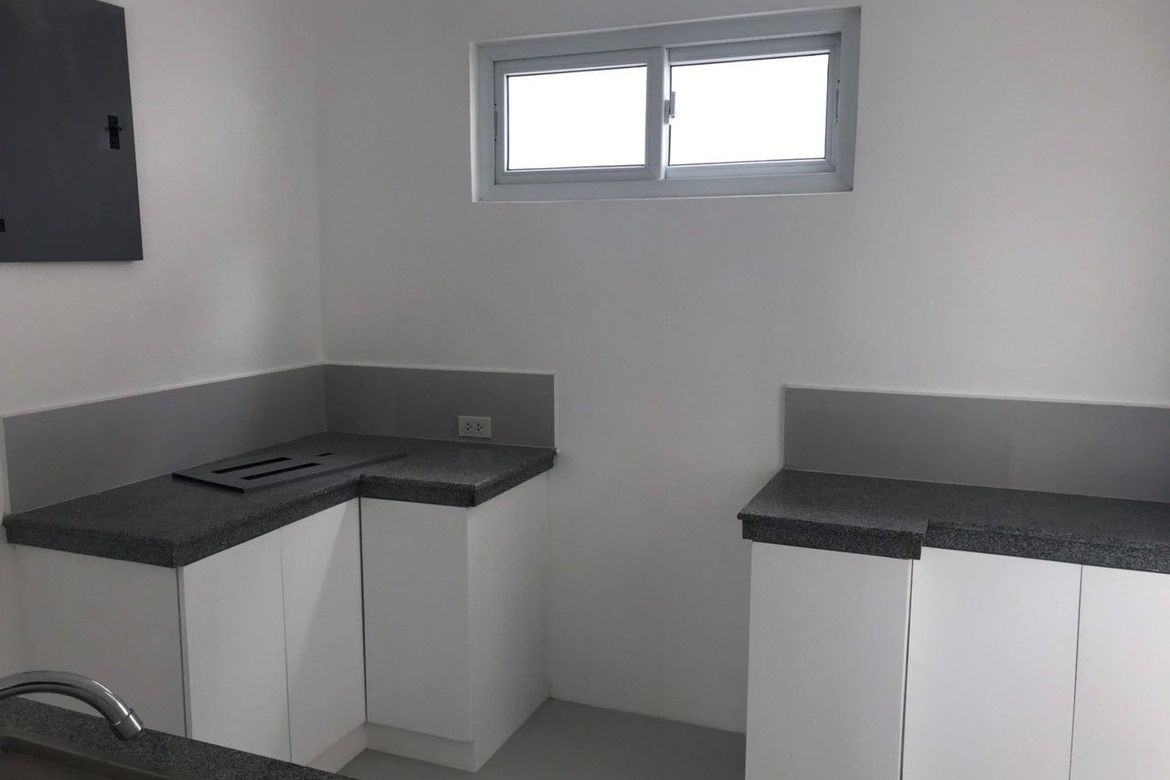 3 Bedroom Townhouse for Sale in Poblacion, Muntinlupa, Metro Manila – photo 7