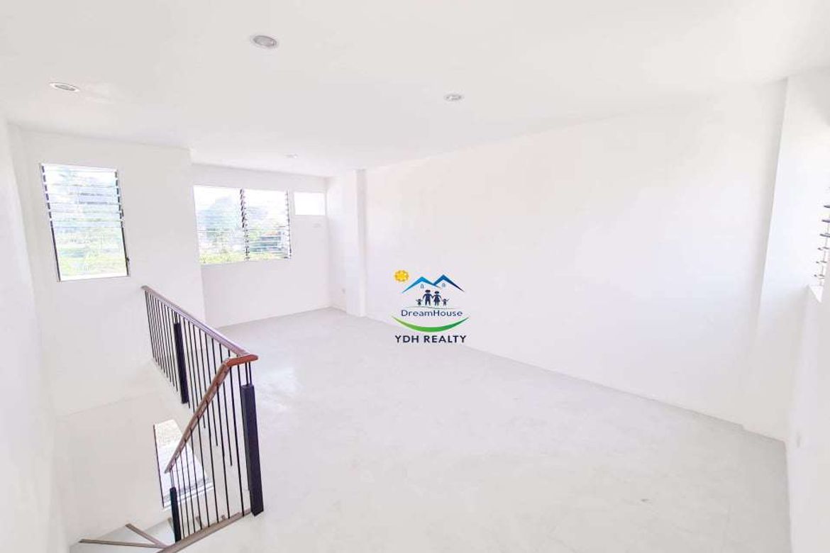3 Bedroom Townhouse for Sale in Poblacion Ward II, Minglanilla, Cebu – photo 3
