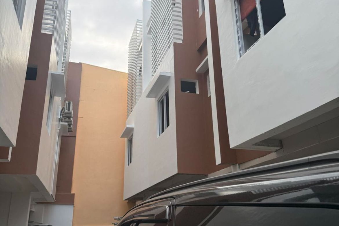 3 Bedroom Townhouse for Sale in Quirino 2-A, Quezon City, Metro Manila near LRT-2 Anonas – photo 6