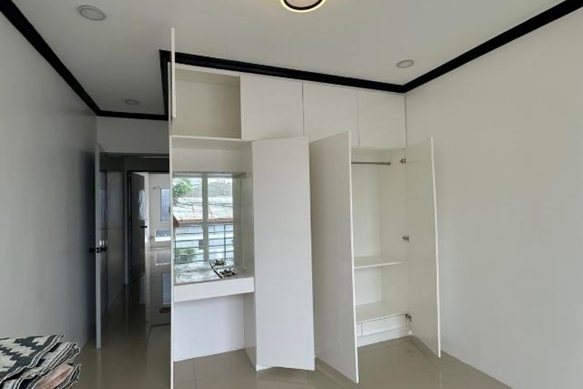 3 Bedroom Townhouse for Sale in San Antonio, Parañaque, Metro Manila – photo 6