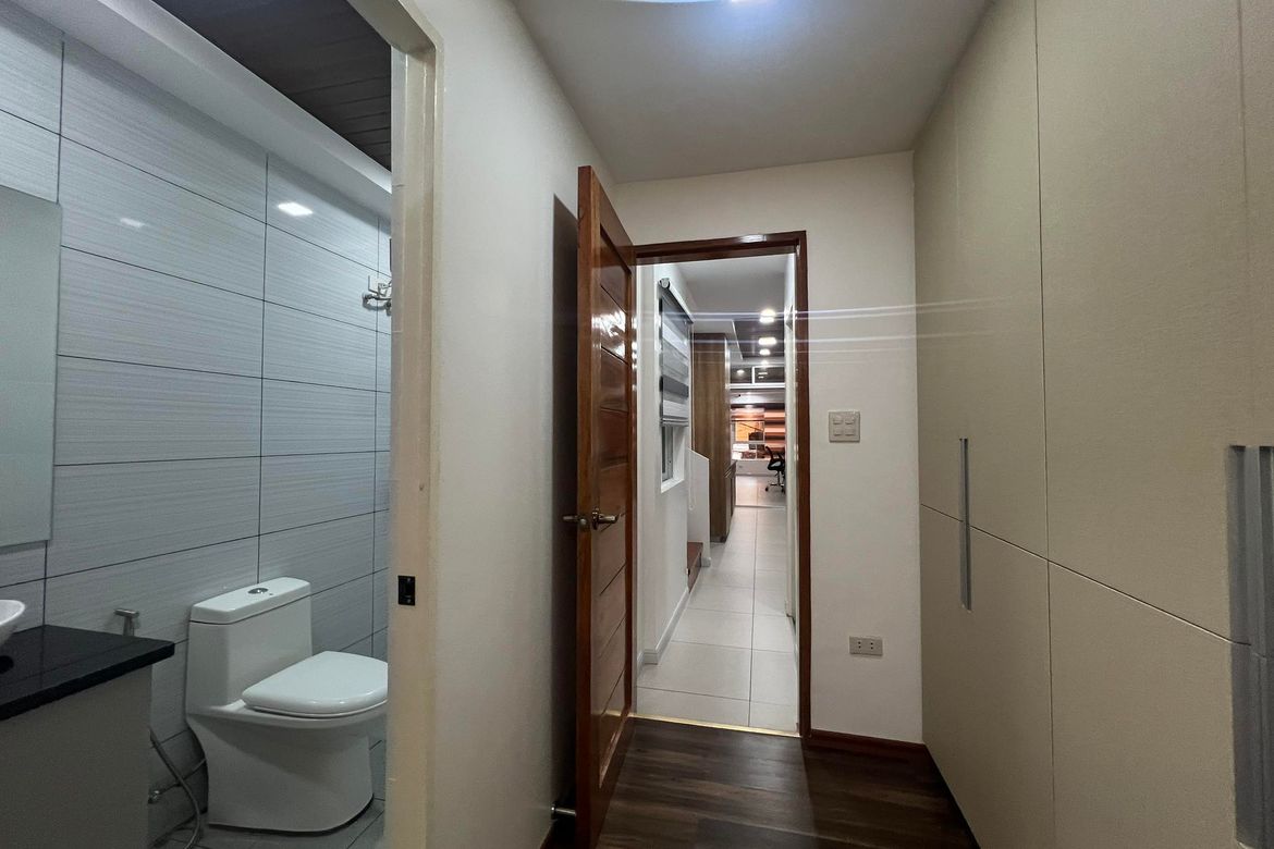 3 Bedroom Townhouse for Sale in San Antonio, Quezon City, Metro Manila near LRT-1 Roosevelt – photo 5