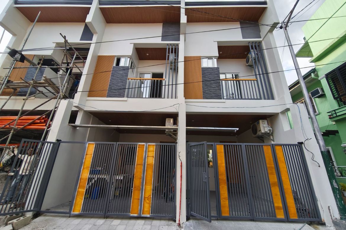 3 Bedroom Townhouse for Sale in San Isidro, Parañaque, Metro Manila