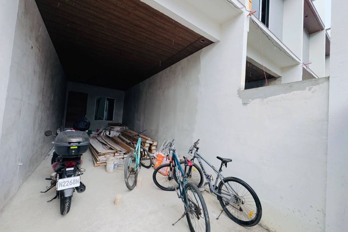 3 Bedroom Townhouse for Sale in San Isidro, Parañaque, Metro Manila – photo 3