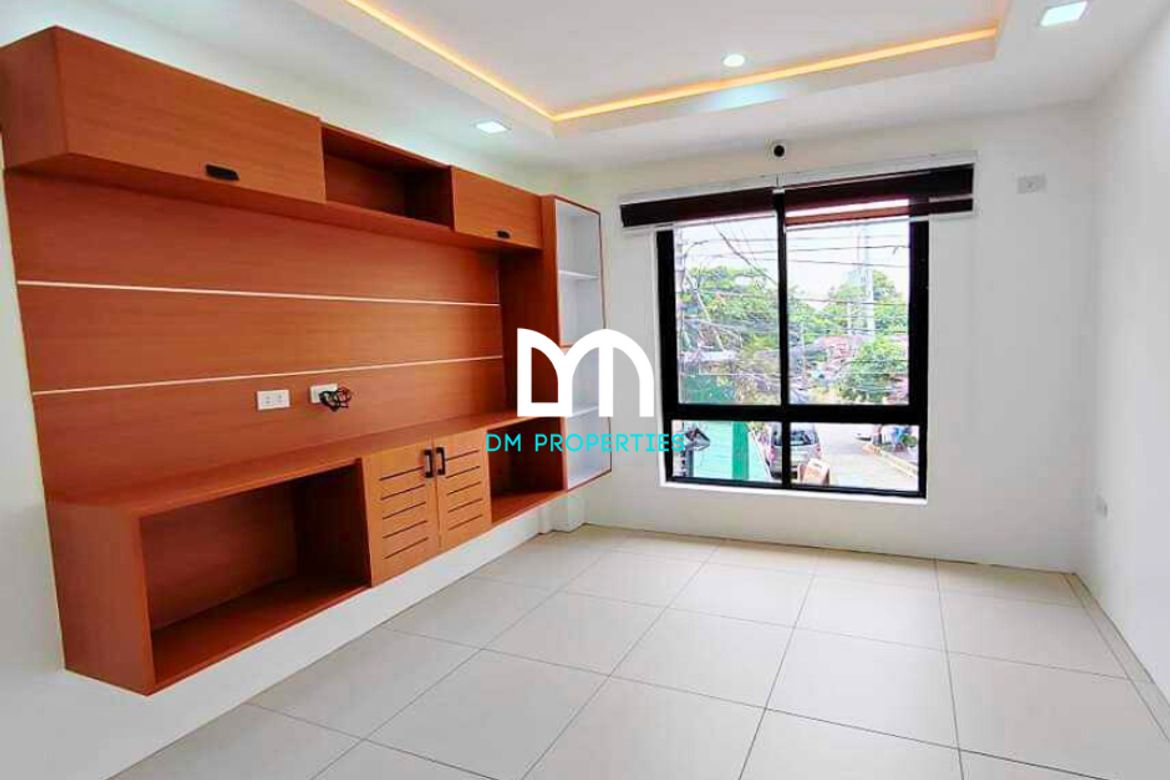3 Bedroom Townhouse for Sale in Santa Cruz, Manila, Metro Manila near LRT-1 Tayuman – photo 2