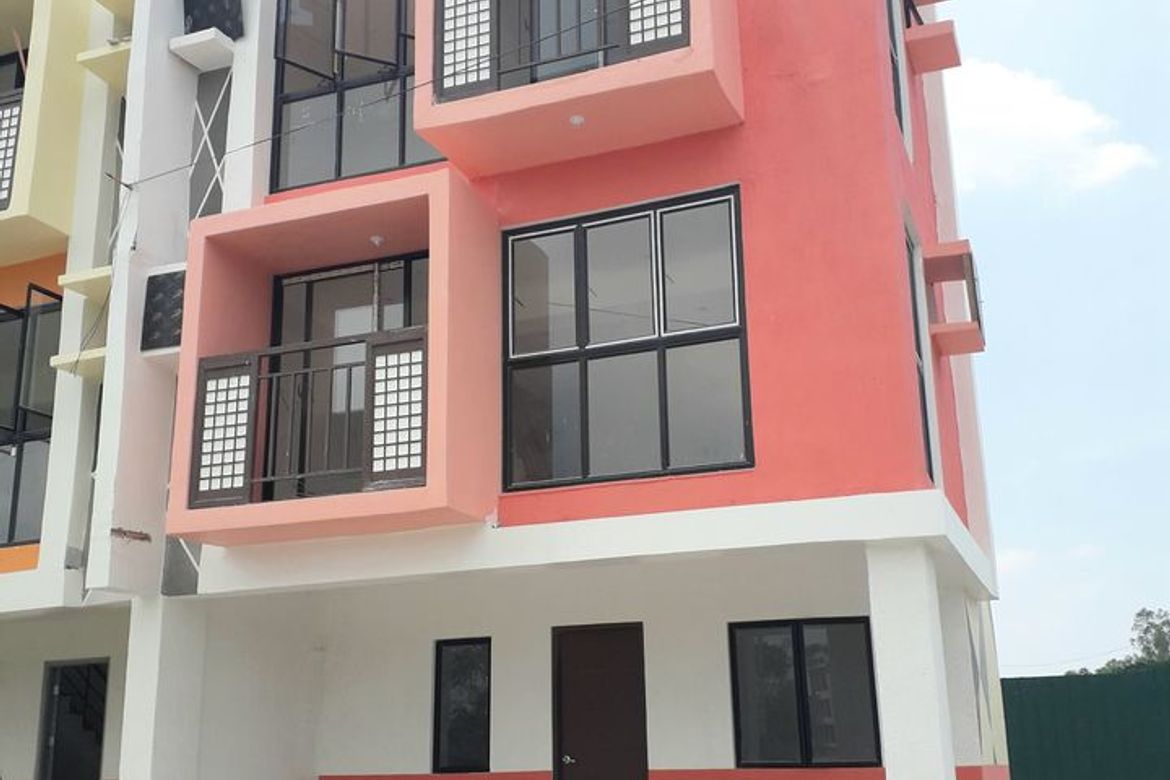 3 Bedroom Townhouse for Sale in Santo Niño, Biñan, Laguna – photo 2
