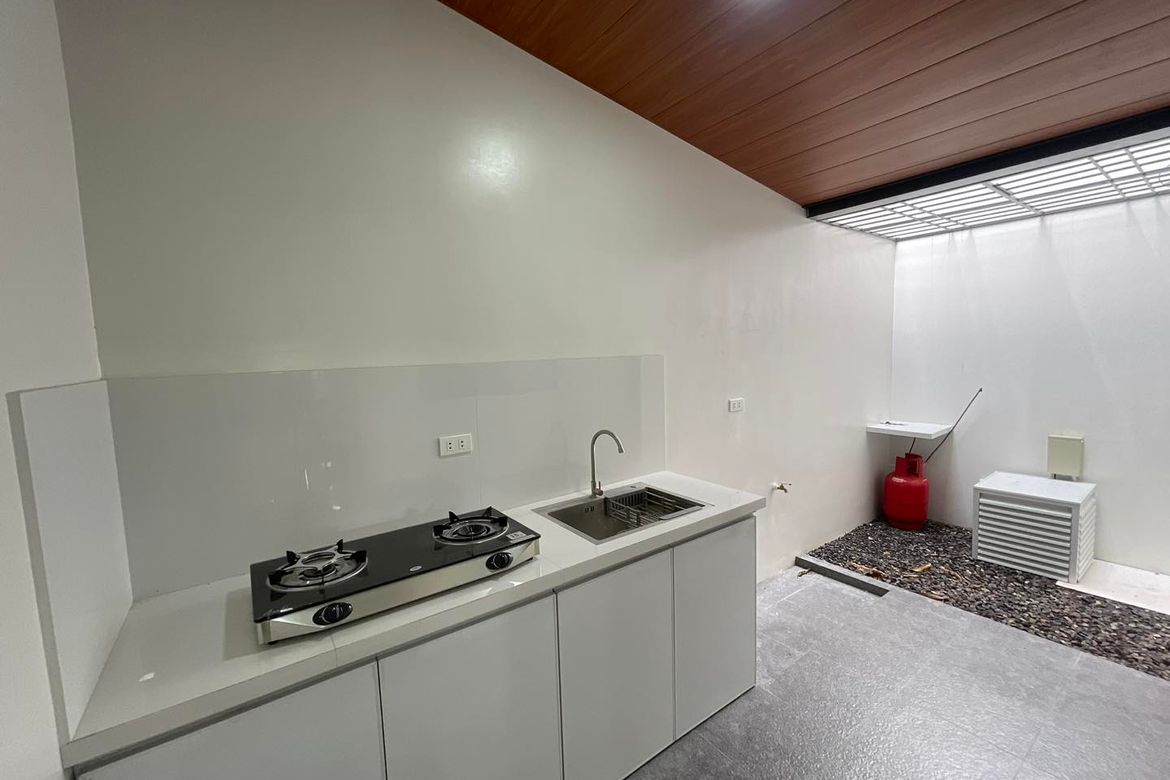 3 Bedroom Townhouse for Sale in Santo Rosario, San Fernando, Pampanga – photo 8