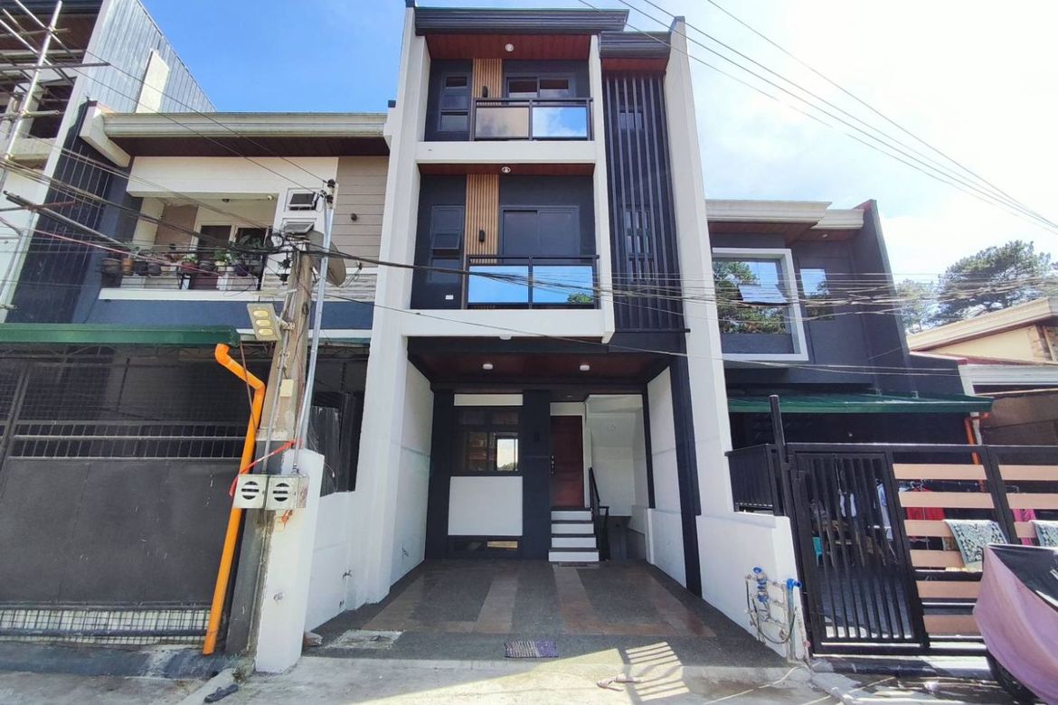 3 Bedroom Townhouse for Sale in Santo Tomas Proper, Baguio, Benguet