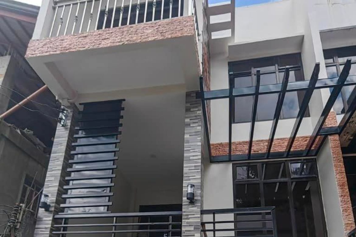 3 Bedroom Townhouse for Sale in Santo Tomas Proper, Baguio, Benguet