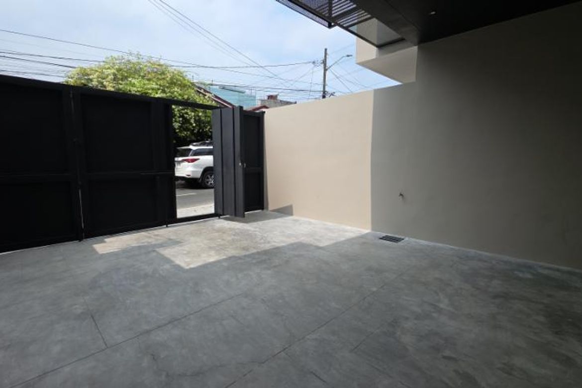 3 Bedroom Townhouse for Sale in Socorro, Quezon City, Metro Manila near LRT-2 Araneta Center-Cubao – photo 3