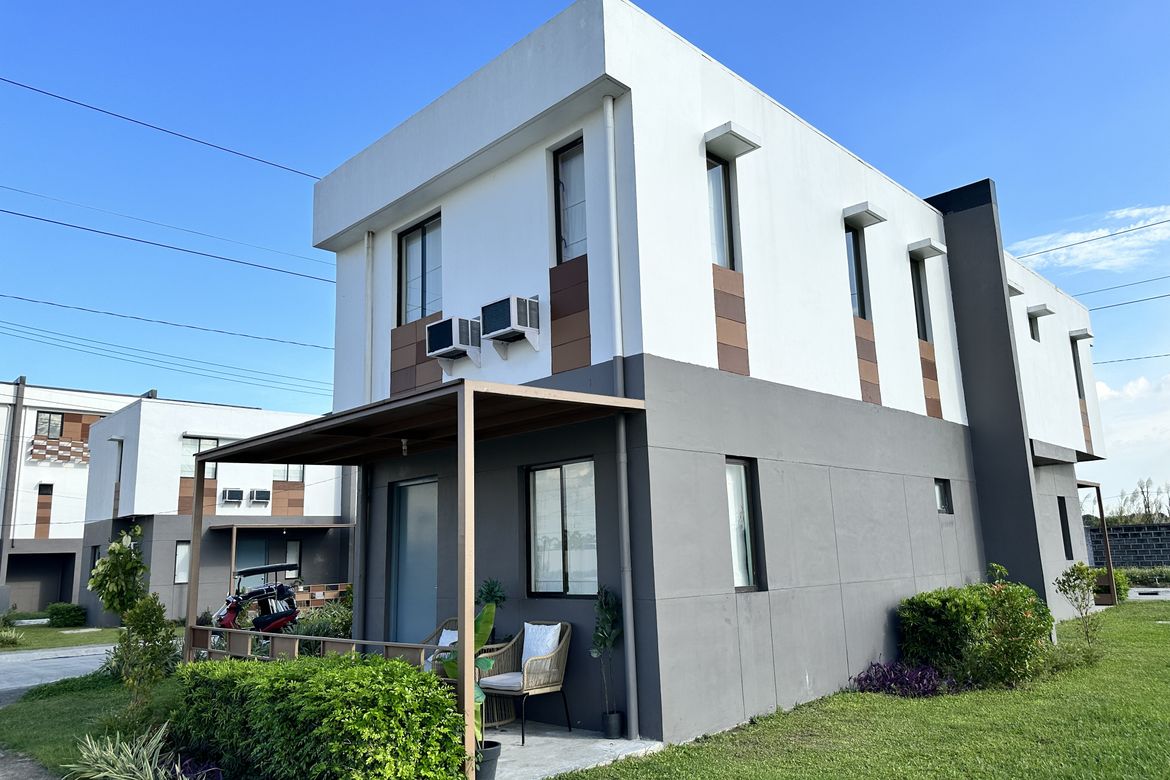 3 Bedroom Townhouse for Sale in Talaga, Capas, Tarlac