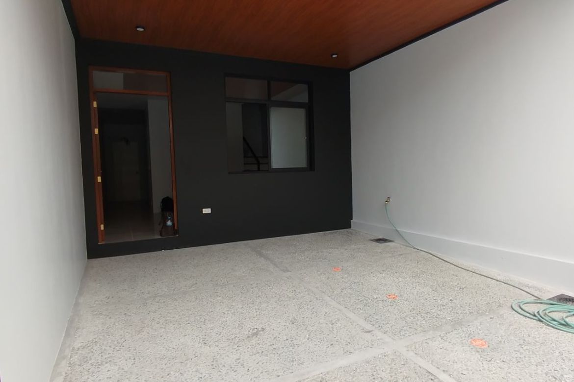3 Bedroom Townhouse for Sale in Talon Kuatro, Las Piñas, Metro Manila – photo 2