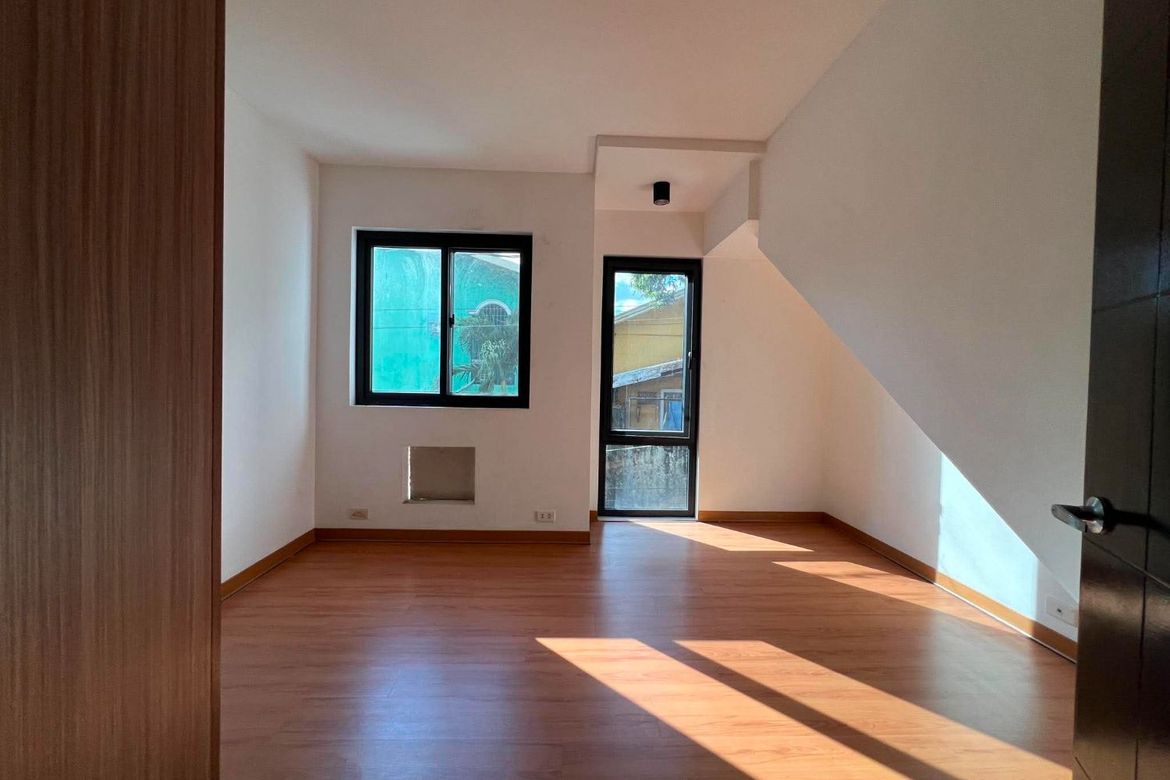 3 Bedroom Townhouse for Sale in Tandang Sora, Quezon City, Metro Manila – photo 5