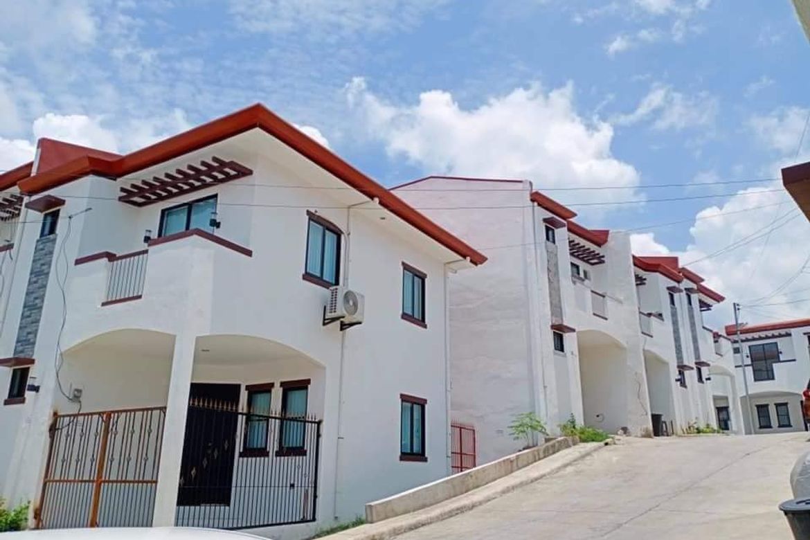 3 Bedroom Townhouse for Sale in Tolotolo, Consolacion, Cebu
