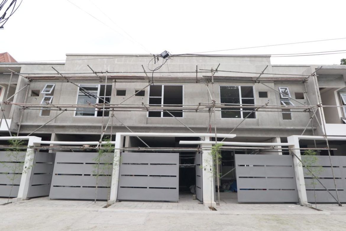 3 Bedroom Townhouse for Sale in Ugong, Valenzuela, Metro Manila