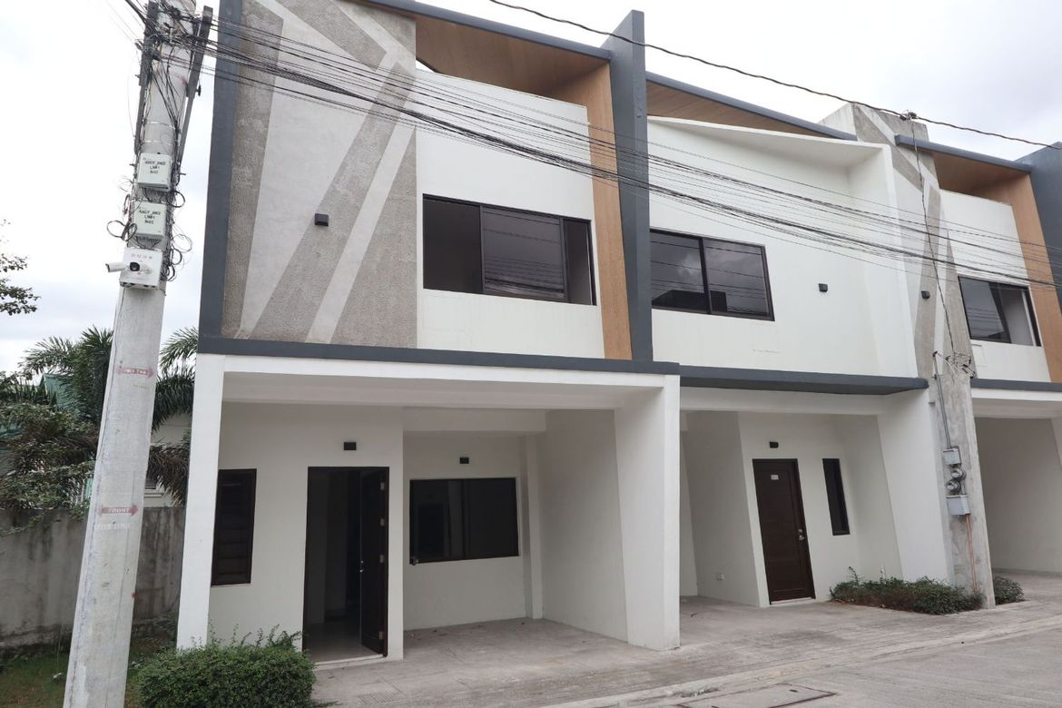 3 Bedroom Townhouse for Sale in Ugong, Valenzuela, Metro Manila – photo 2
