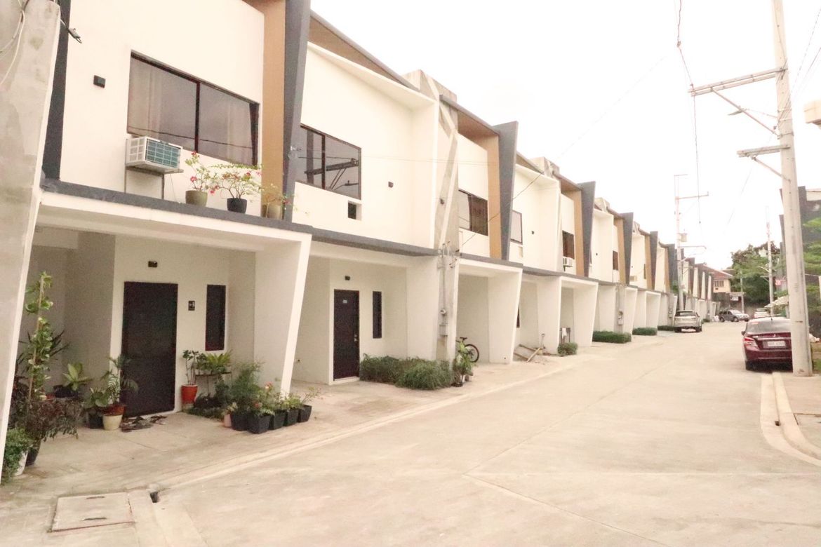 3 Bedroom Townhouse for Sale in Ugong, Valenzuela, Metro Manila – photo 3