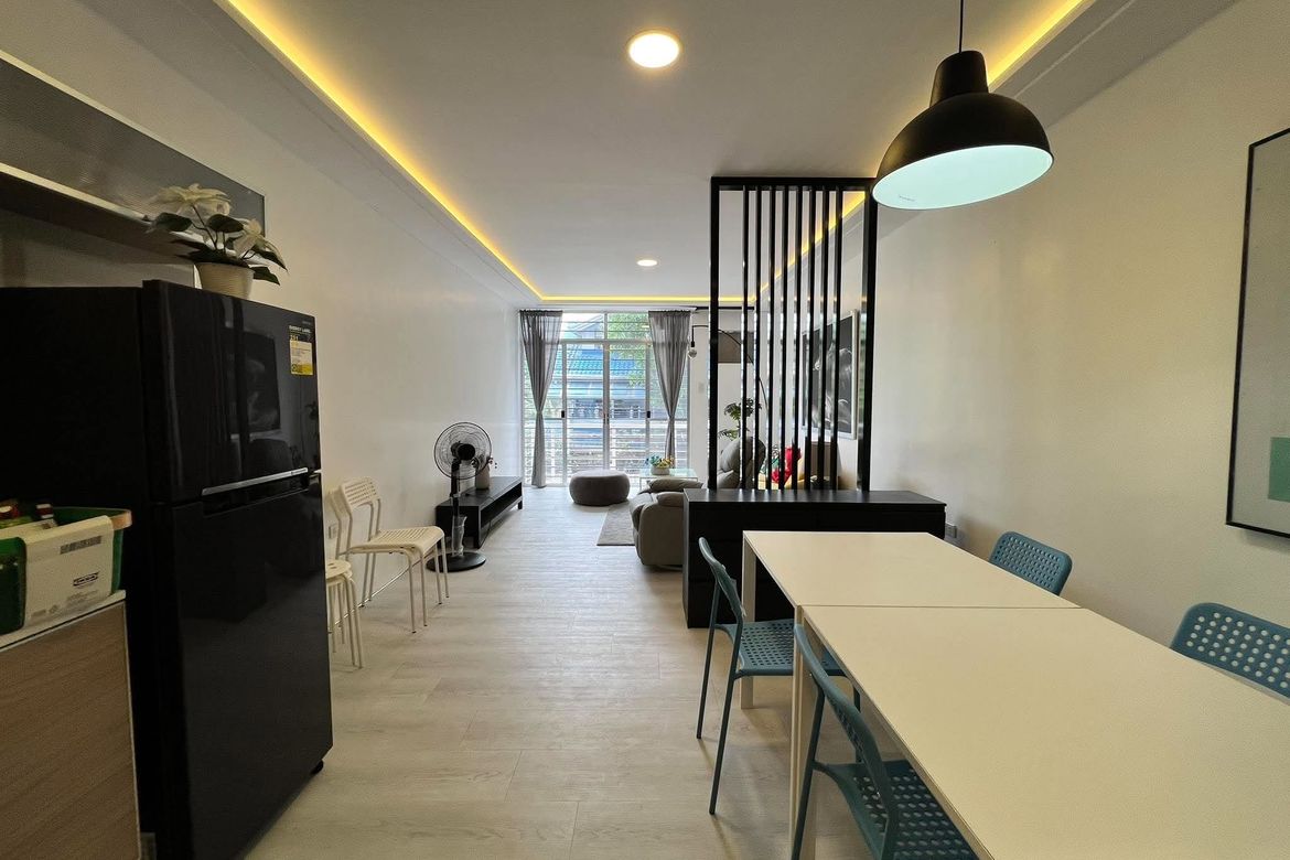 3 Bedroom Townhouse for Sale in Vasra, Quezon City, Metro Manila – photo 4