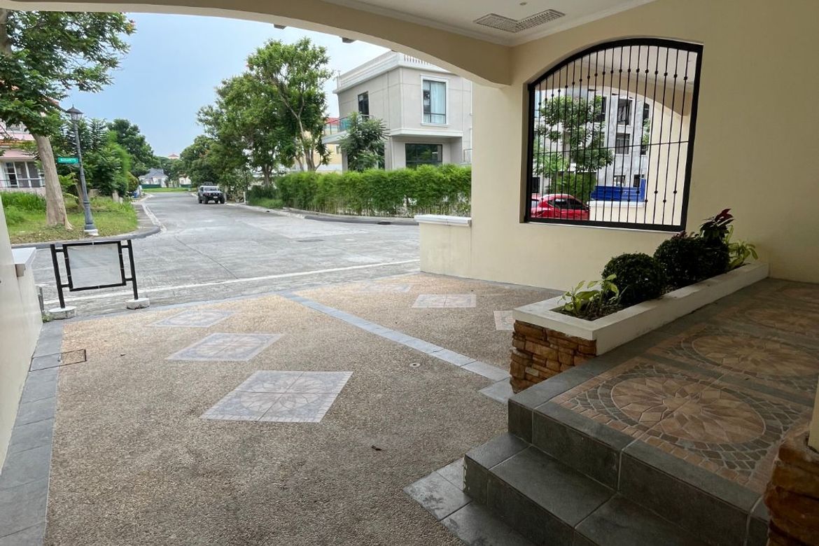 3 Bedroom Townhouse for Sale in Versailles Alabang Village, Almanza Dos, Las Piñas, Metro Manila – photo 5