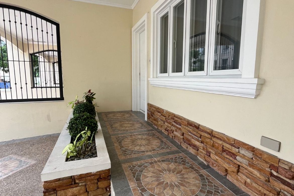 3 Bedroom Townhouse for Sale in Versailles Alabang Village, Almanza Dos, Las Piñas, Metro Manila – photo 6