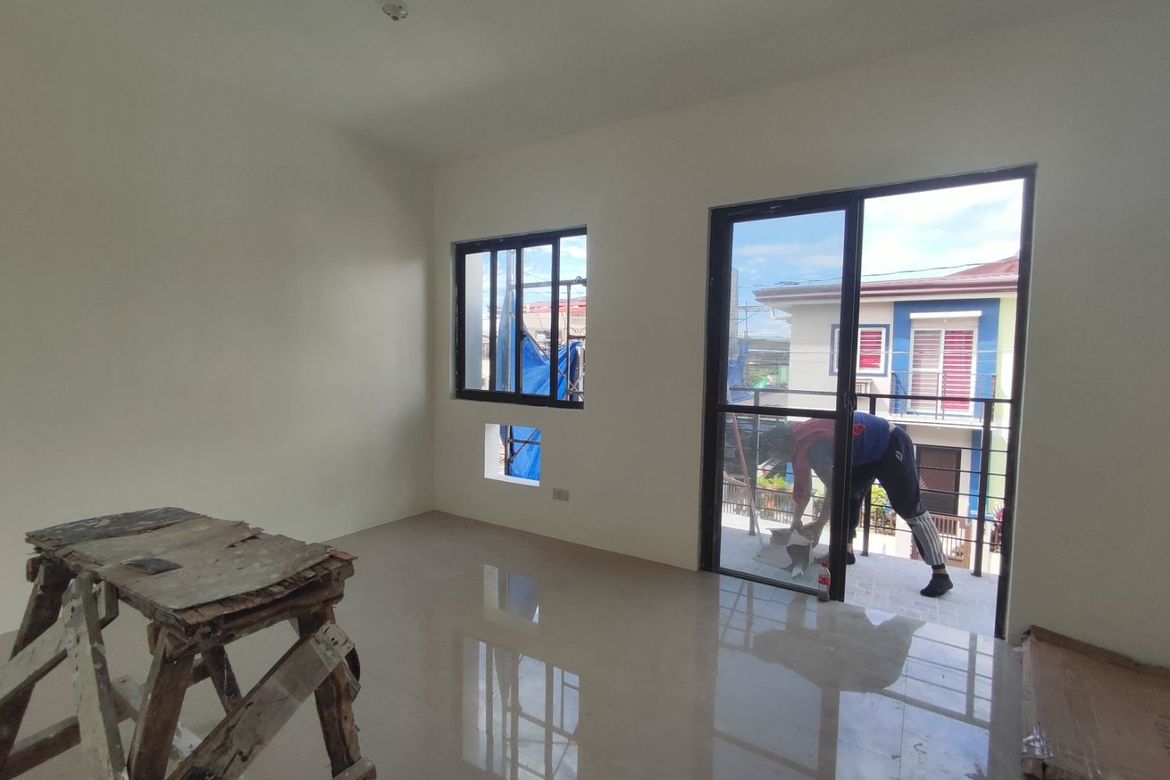 3 Bedroom Townhouse for Sale in Viente Reales, Valenzuela, Metro Manila – photo 2