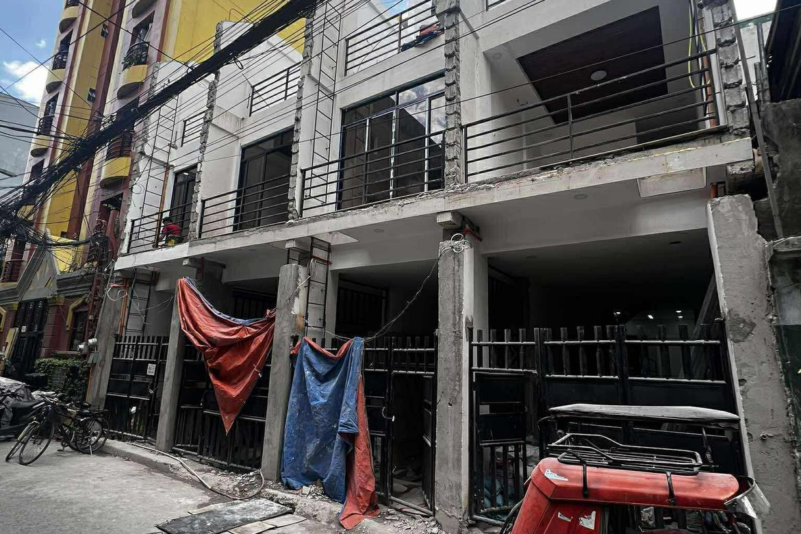 3 Bedroom Townhouse for Sale in Wack-Wack Greenhills, Mandaluyong, Metro Manila near MRT-3 Ortigas