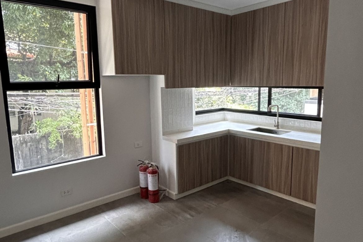 3 Bedroom Townhouse for Sale in West Crame, San Juan, Metro Manila near MRT-3 Santolan – photo 2
