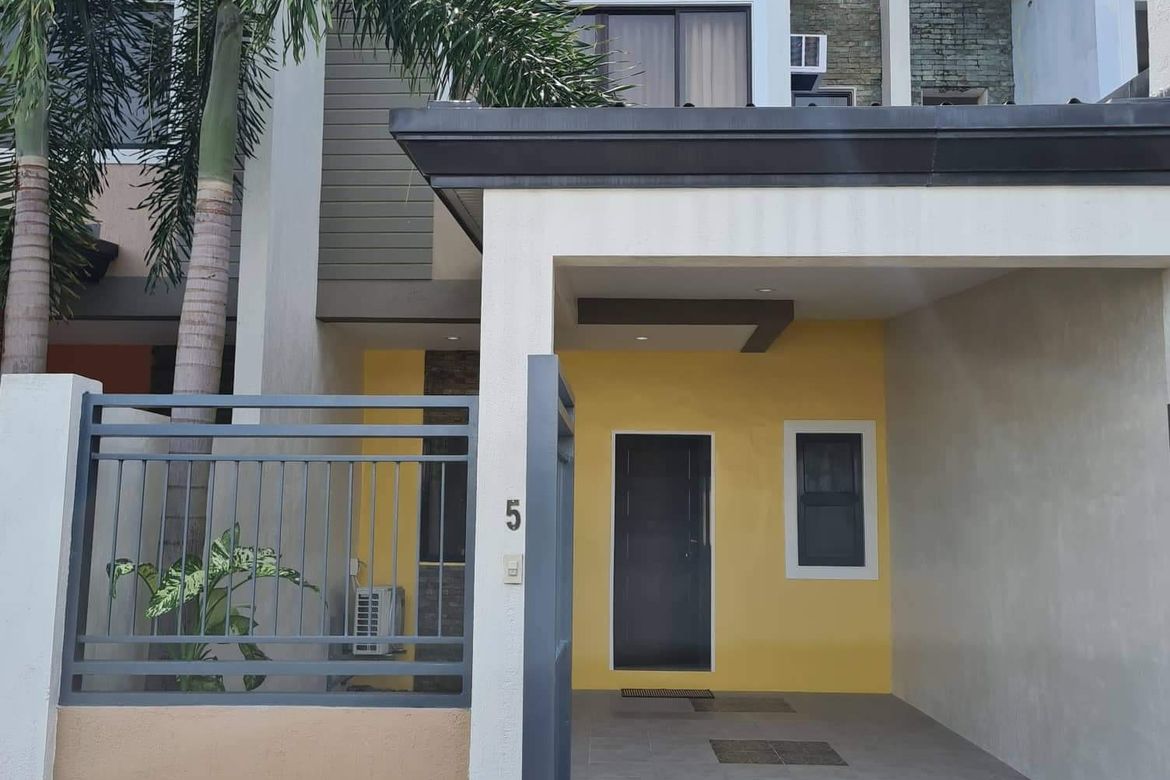 3 Bedroom Townhouse for Sale in Zone 15, Talisay, Negros Occidental