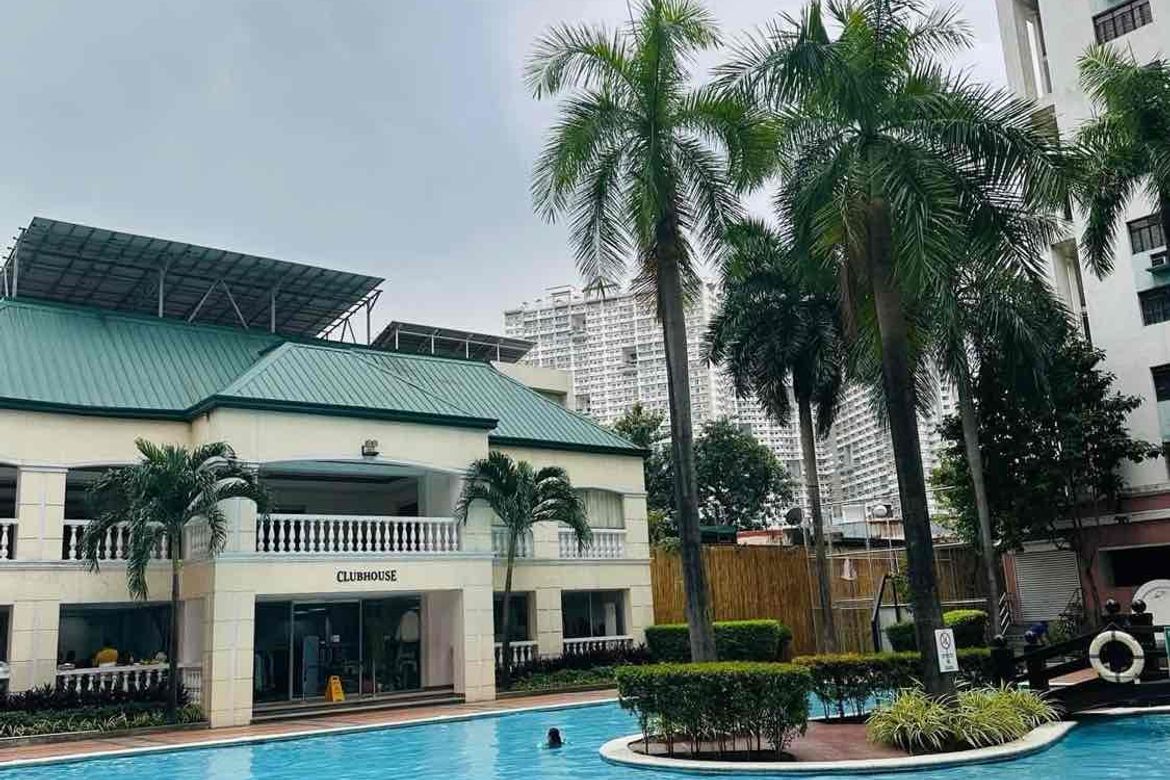 3 Bedroom Villa for Sale in Highway Hills, Mandaluyong, Metro Manila near MRT-3 Boni