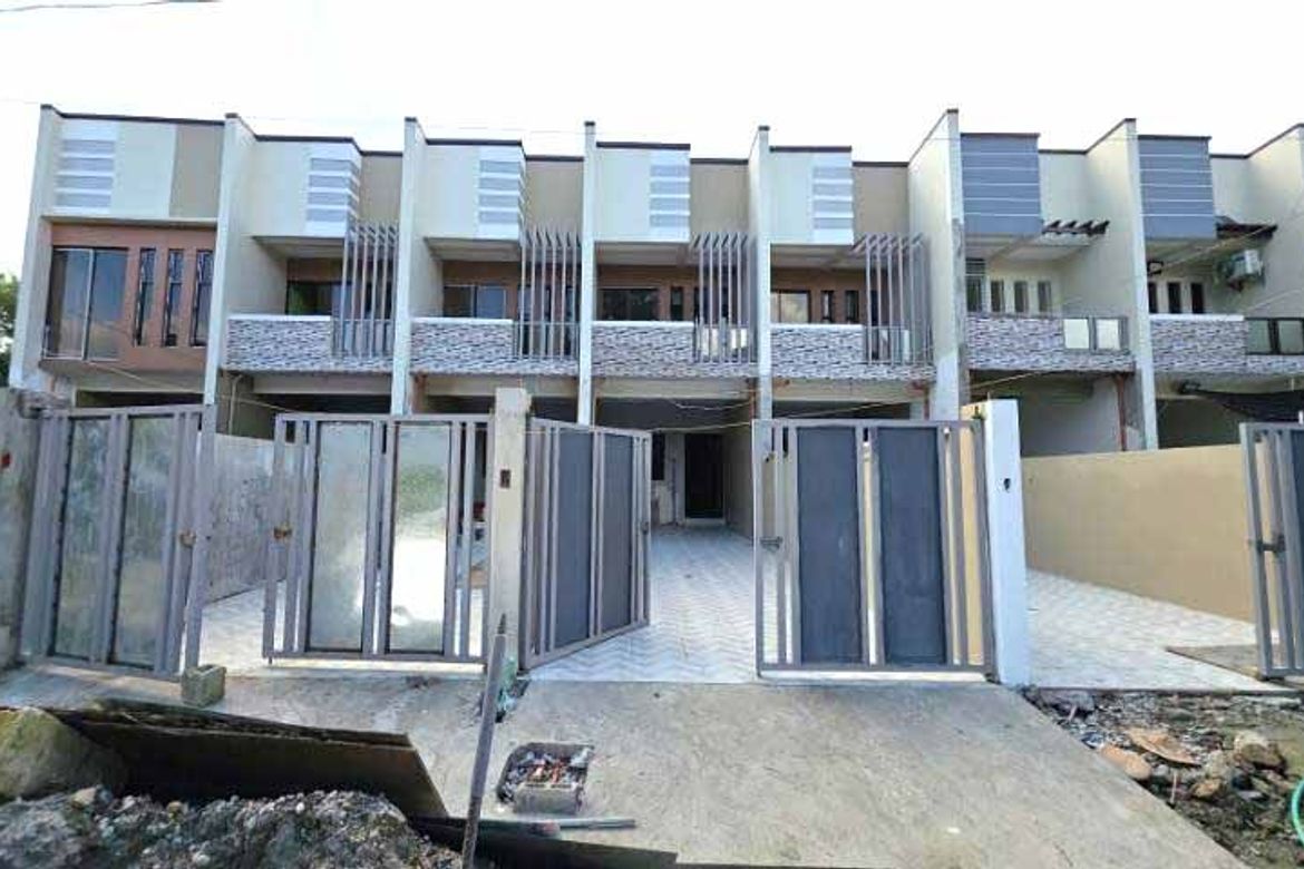3 Bedroom Warehouse / Factory for Sale in Commonwealth, Quezon City, Metro Manila