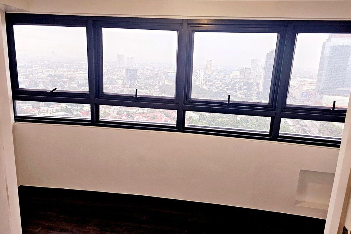 33 Bedroom Condo for Sale in West Triangle, Quezon City, Metro Manila near MRT-3 Quezon Avenue – photo 4