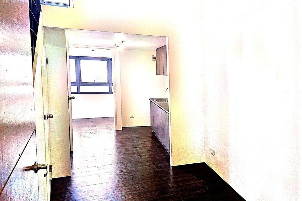 33 Bedroom Condo for Sale in West Triangle, Quezon City, Metro Manila near MRT-3 Quezon Avenue – photo 6