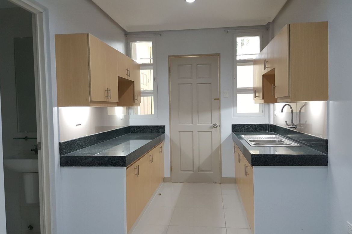 4 Bedroom Apartment for Rent in Basak San Nicolas, Cebu City, Cebu photo 3