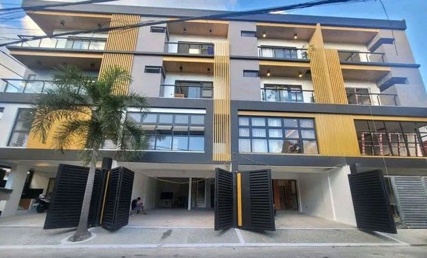 4-Bedroom Citrine Townhouse for Sale in Malamig, Mandaluyong, Metro Manila
