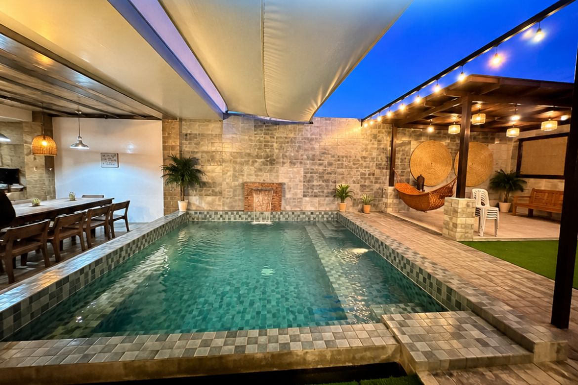 4 Bedroom Commercial for Sale in Kaybagal South, Tagaytay, Cavite