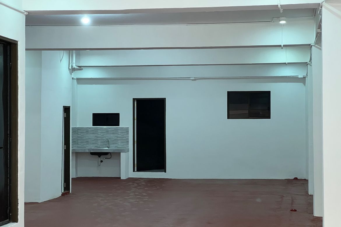 4 Bedroom Commercial for Sale in Lourdes Sur, Angeles, Pampanga – photo 6
