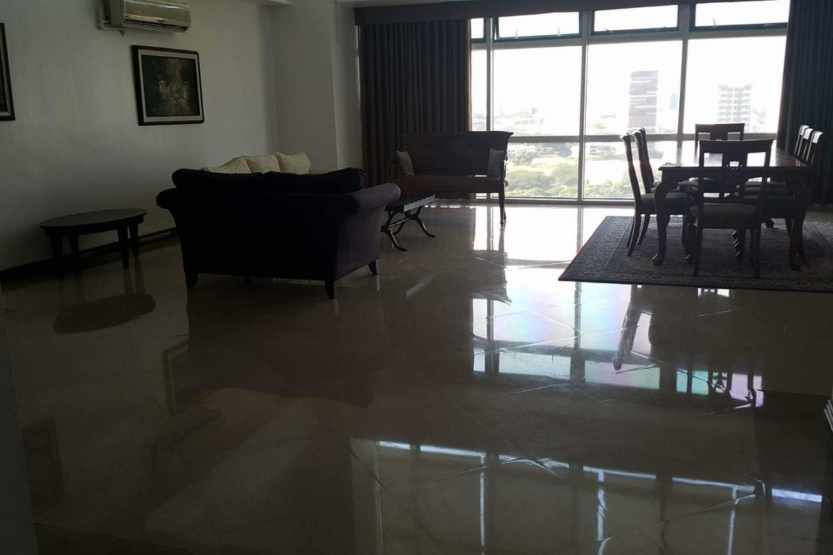 4 Bedroom Condo for Sale in Alabang, Muntinlupa, Metro Manila