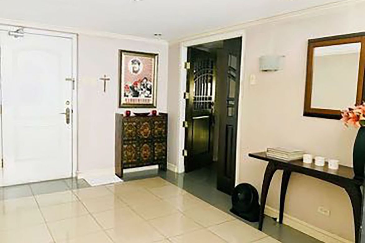 4 Bedroom Condo for Sale in Barangka Ilaya, Mandaluyong, Metro Manila near MRT-3 Boni – photo 8