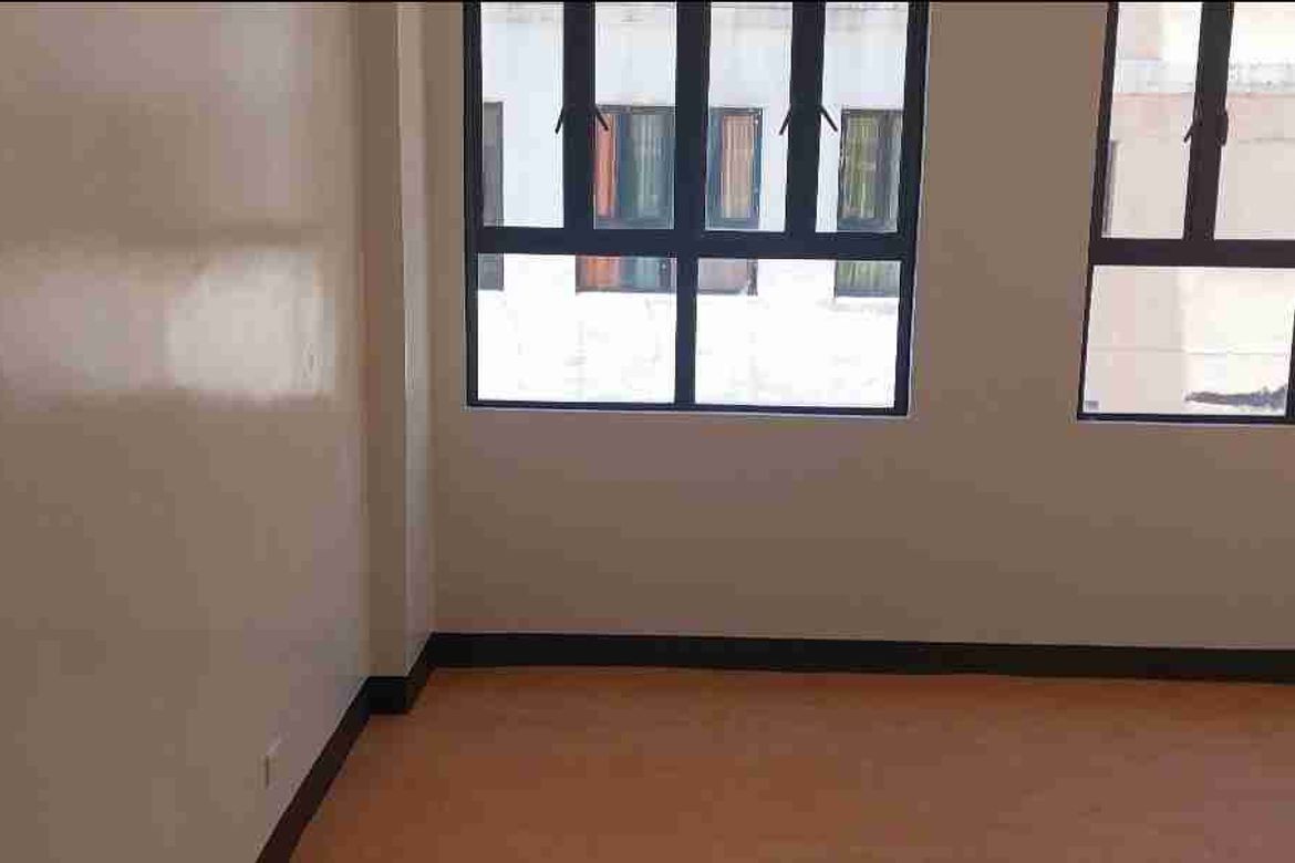 4 Bedroom Condo for Sale in Cambridge Village, San Andres, Cainta, Rizal – photo 2